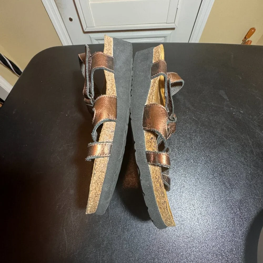 Naot 39 bronze wedge sandal